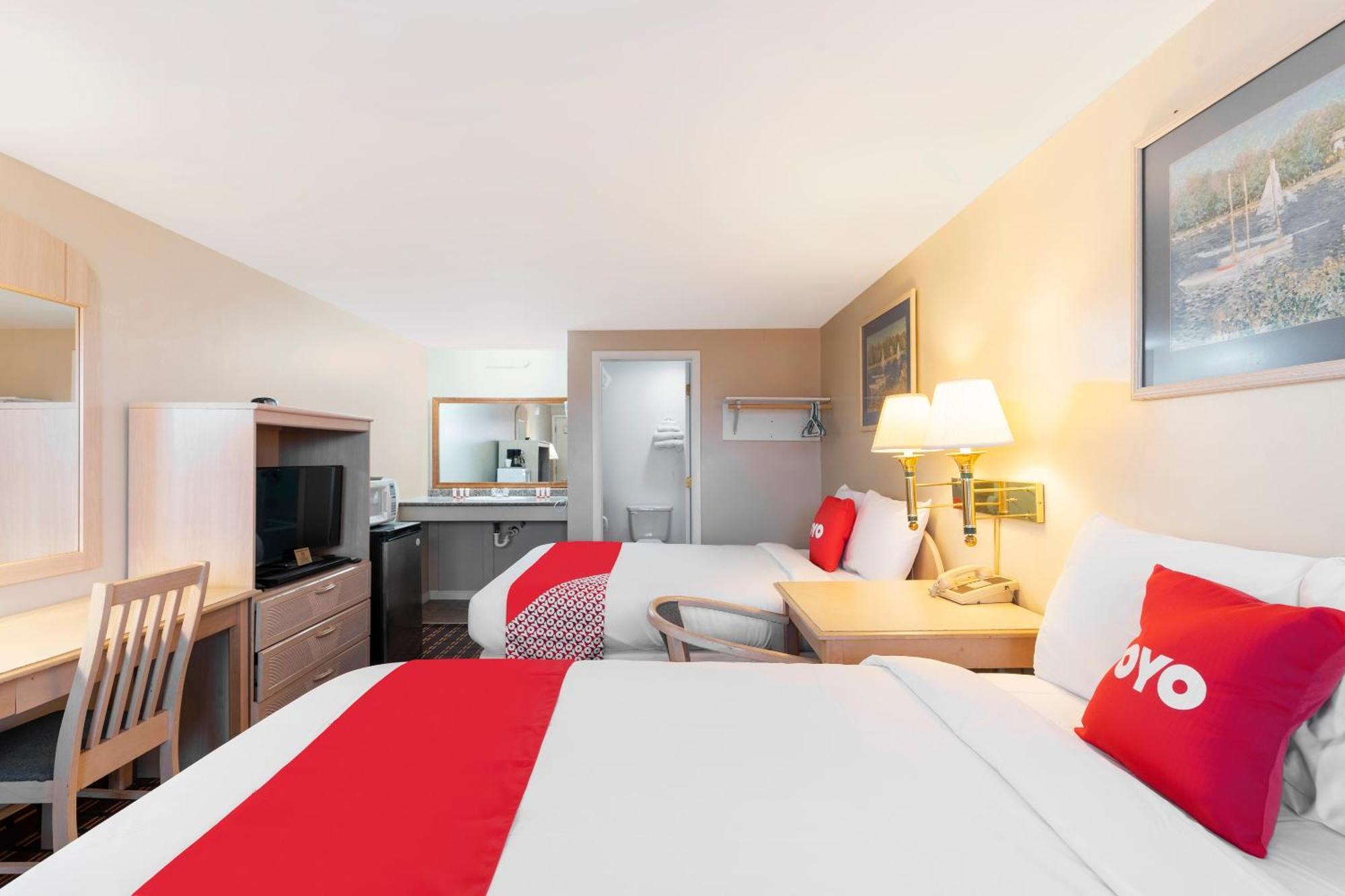 Oyo Hotel Starlite سينيكا فولز المظهر الخارجي الصورة